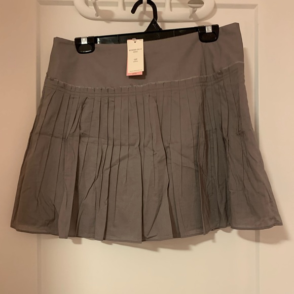 Grey Skirt - Banana Republic - Picture 2 of 7